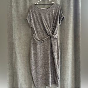 Medium Gap Dress with front twist